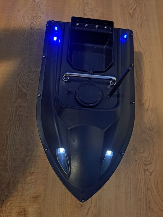 Лодка за захранка