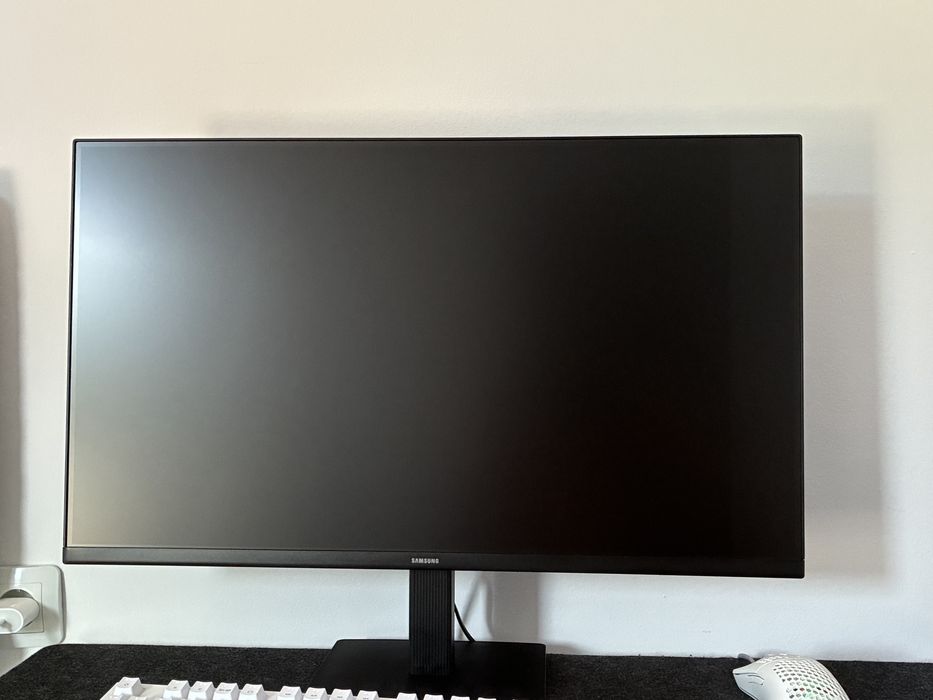 Гейминг компютър R5 5600x, rtx3070, 32gb ram + монитор