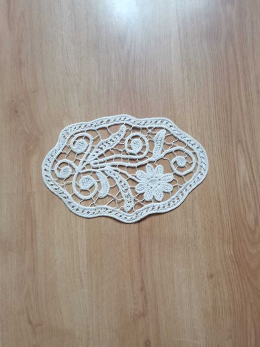 Vând milieuri macrame și față de masa macrame