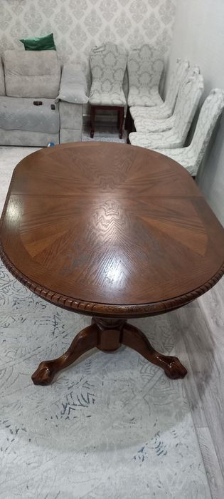 Стол со стульями