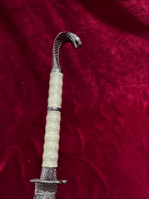 Сувенирный меч с подставкой