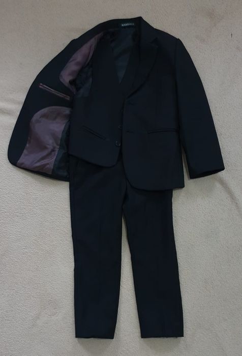 Костюм чёрный тройка
