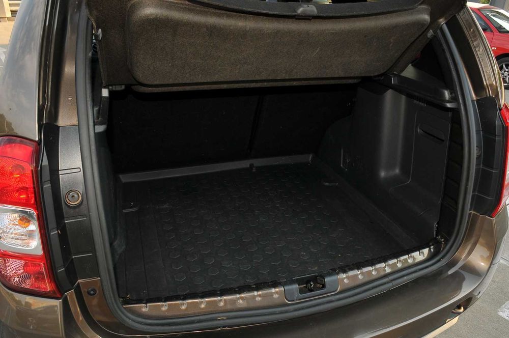 Dacia Duster ca nou