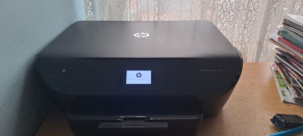 Vând model imprimantă HP ENVY Photo 6230 All-in-One.