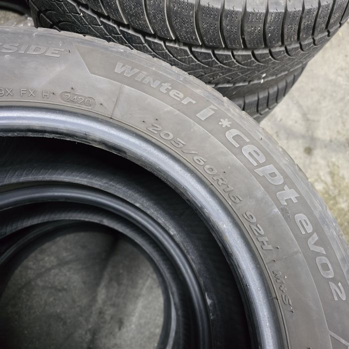 2x 205/60/16 M+S HANKOOK 2020 Stare excelentă