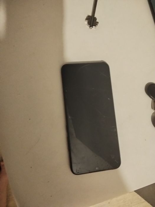 Продам срочно телефон