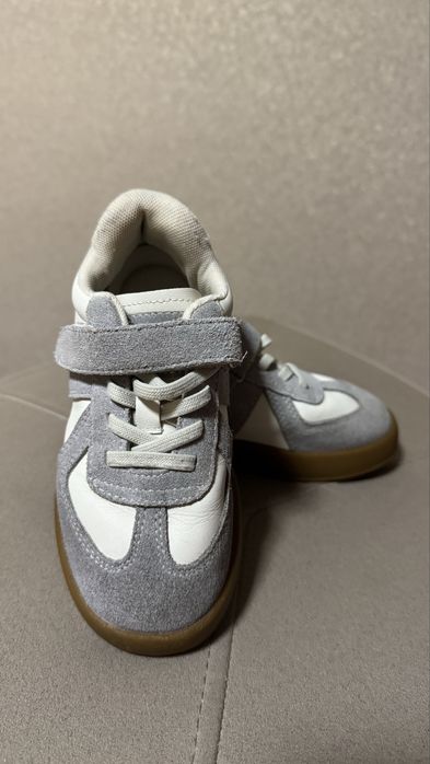 Детские кроссовки для девочки