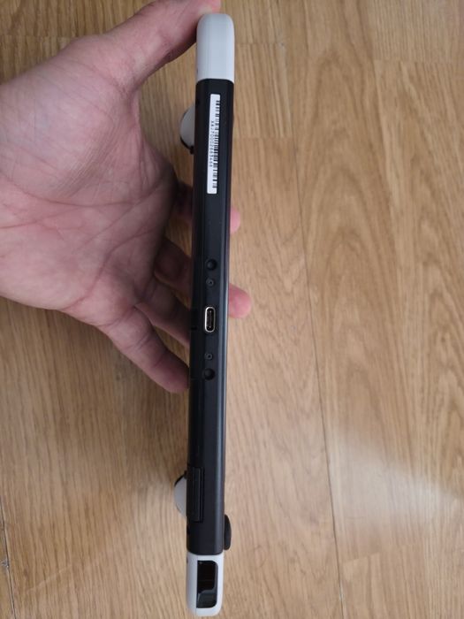 Vând Consolă Nintendo Switch V1 cu multe accesorii și jocuri
Nintendo Switch V1 MODABIL (Unpatched) + 4 Perechi Joy-Cons + Alte Accesorii + Jocuri + A