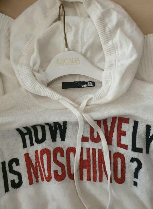 Суичър Moschino. XL