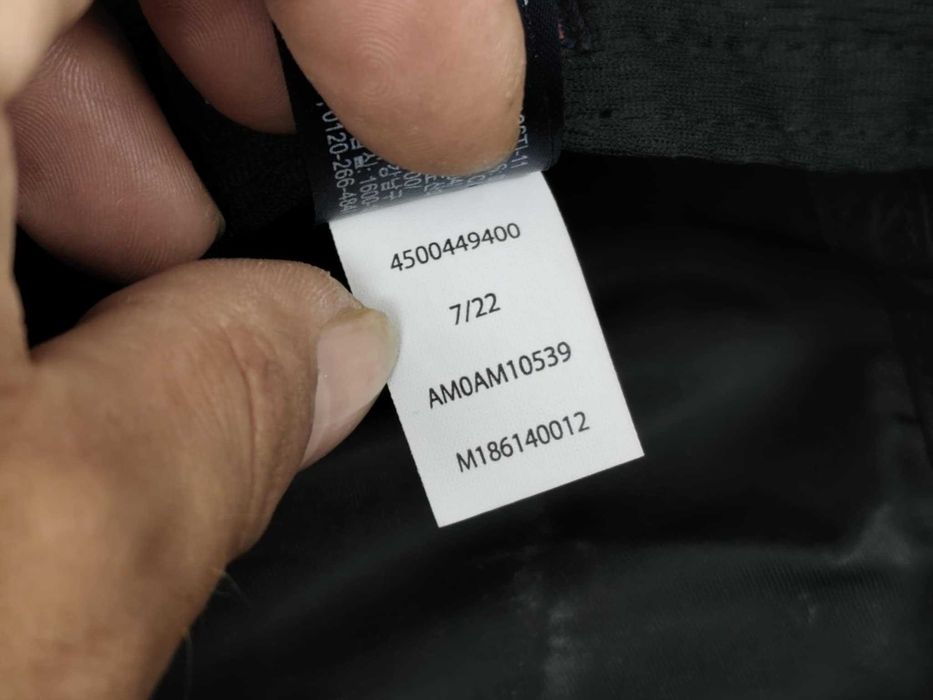 Нова оригинална шапка идиотка Tommy Hilfiger