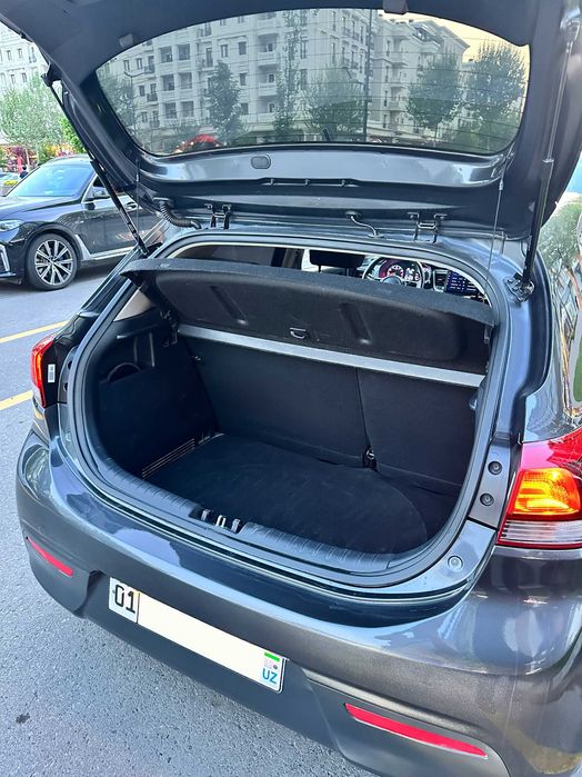 Продается Kia Rio 2018г, цвет Темно-Серый (Dark Grey)