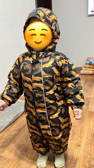 Продам демисезонный комбинезон Reima