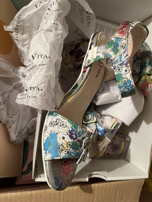 Обувки/ Laura Vita Сандали Framboiseo 16 Цветен