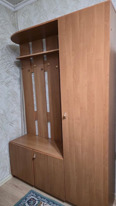Продам Шкаф в прихожую