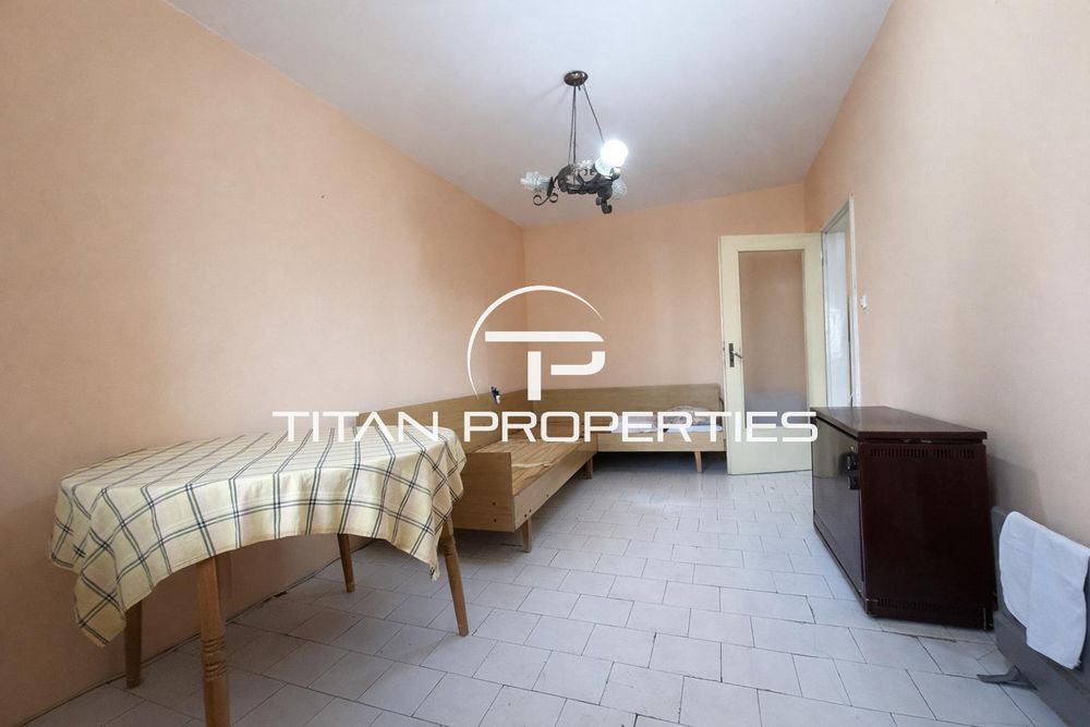 Продава се Тристаен апартамент в Пловдив, Център - 64 кв.м за 718 €/кв.м - Снимка #2