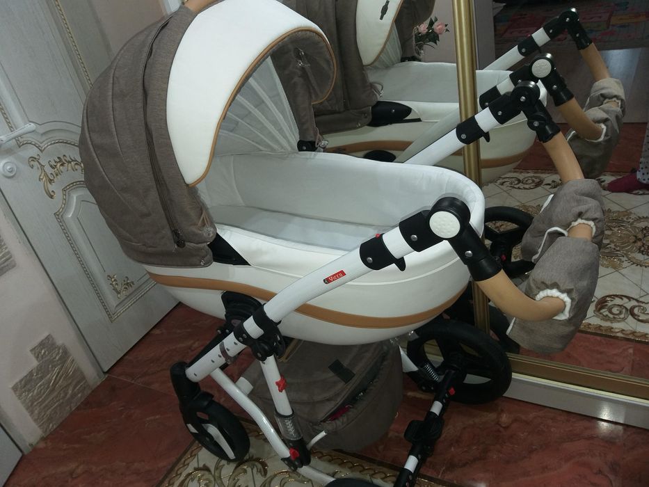 Продам коляску 2в1 срочно