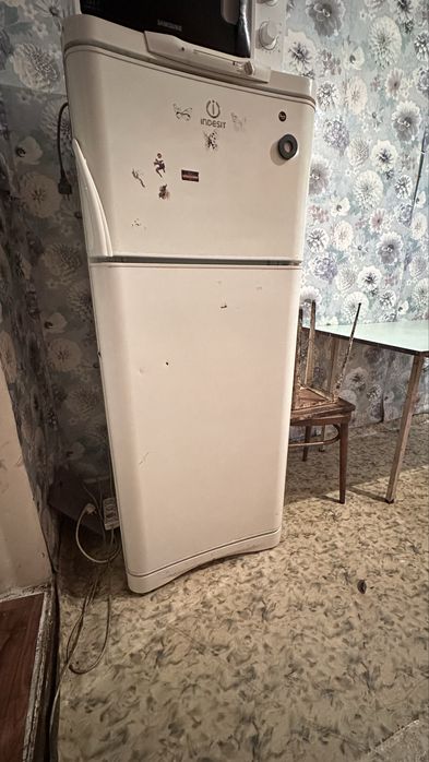 Продам холодильник
