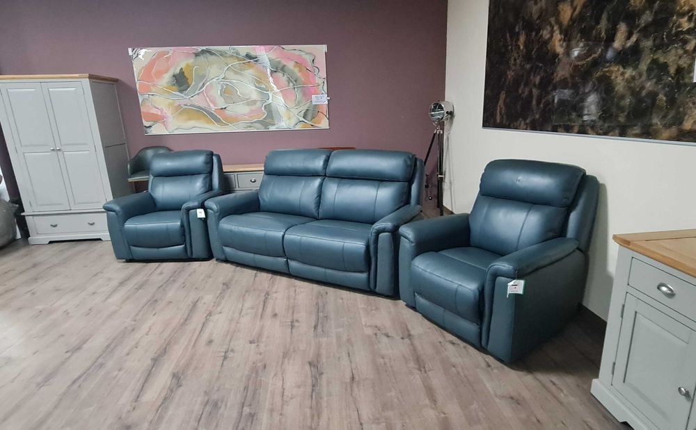 Тюркоазено син кожен комплект - диван тройка и два фотьойла La-z-boy