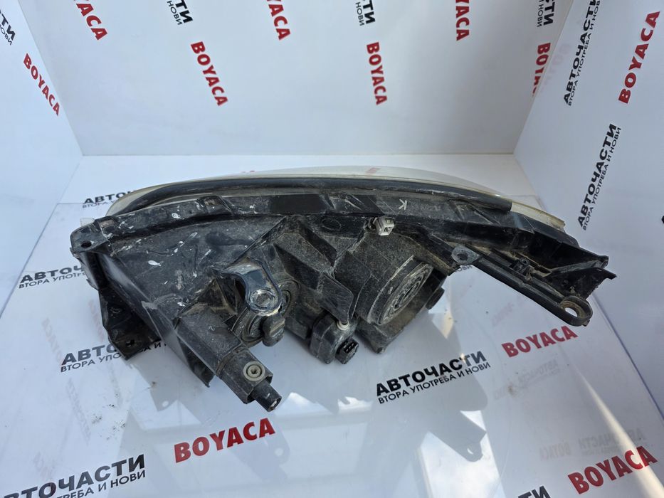 Десен фар Toyota Rav 4 06-09г