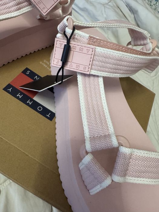 Сандали Tommy Jeans розови