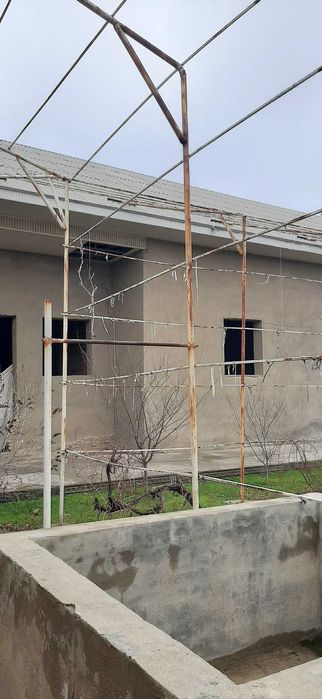 Hovli sotiladi 5 sotix