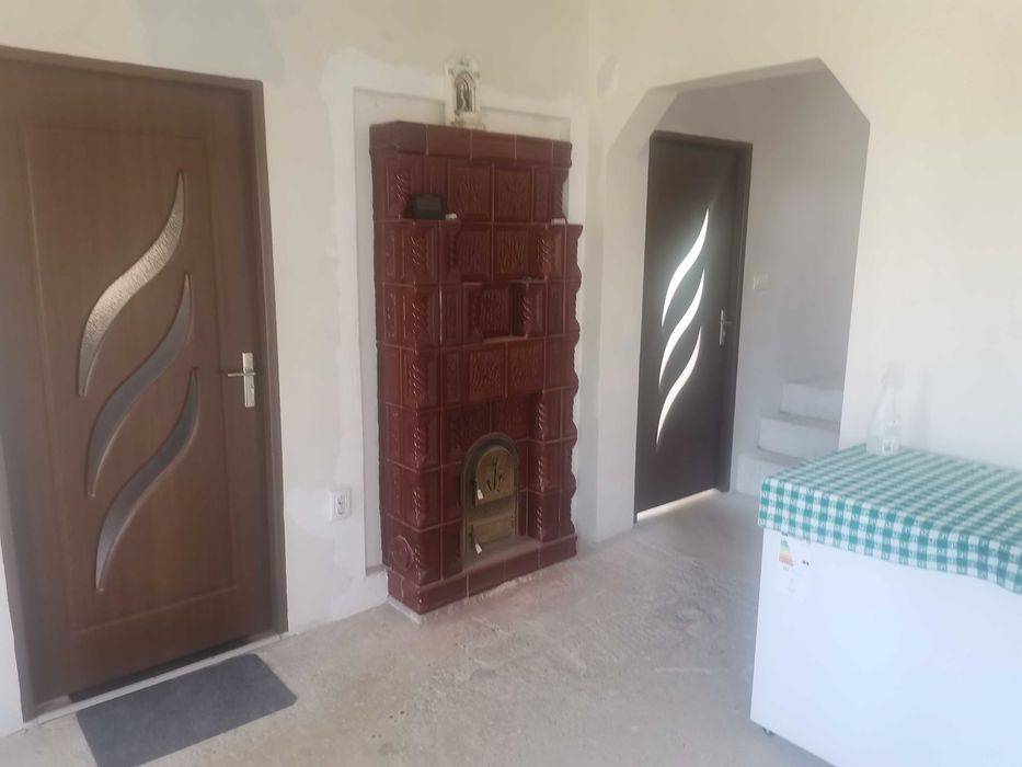 Casa de vânzare cu teren .