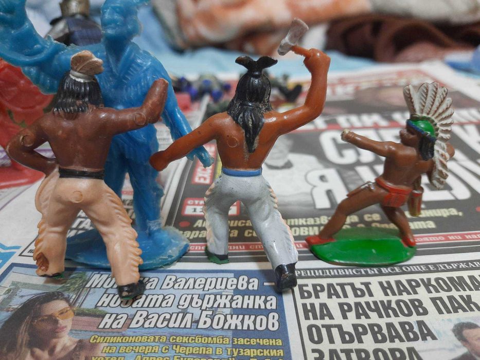 Реалистични фигурки за игра-каубои+индианци+рицари+войници+спайдърмени