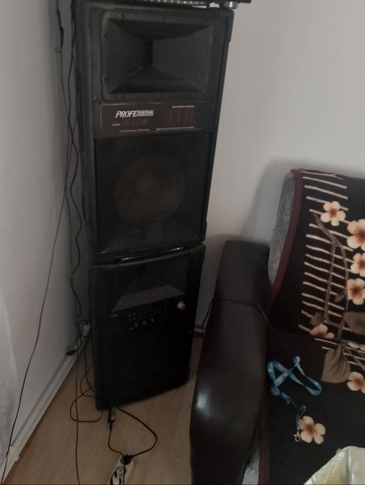 Dau boxe la schimb cu o bicicletă