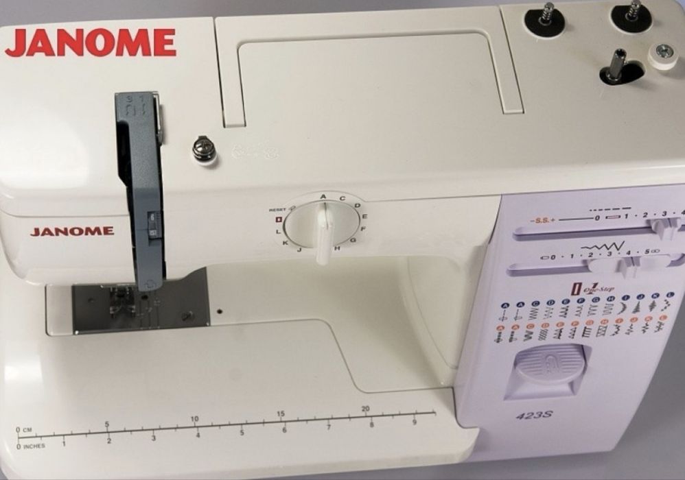 Швейная машинка Janome 423 S