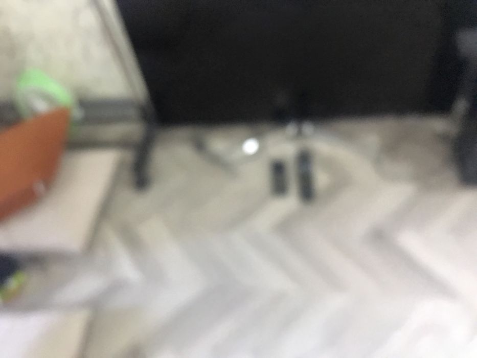 Продается телевизорт 70 диагонал Смарт Самсунг привезен из Южной Кореи