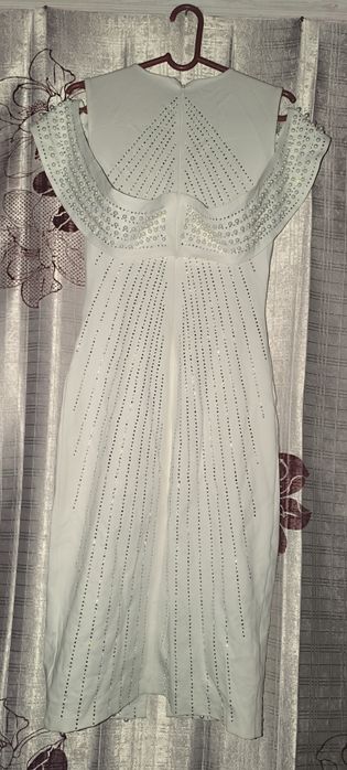 Платье вечернее белое