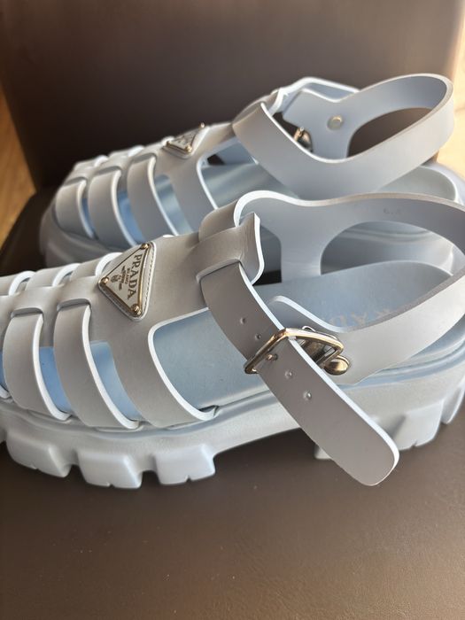 Sandale Prada.