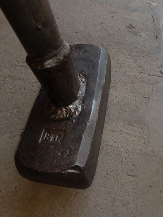 Кувалда балон ургани 8 кг темри турбаси билан 10 килола атирофи чикади