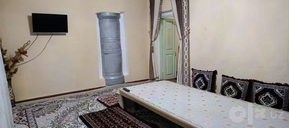 Hovli uy sotuladi