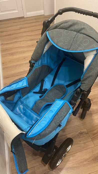 Продаю детскую коляску