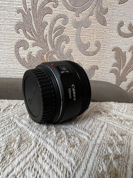 Canon EOS 77D продам фотоаппарат