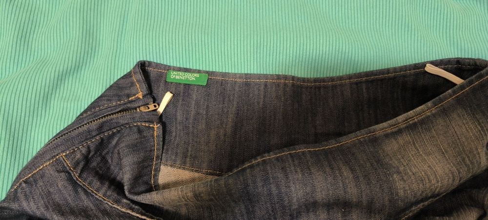 Дънкова пола Benetton, размер М-Л