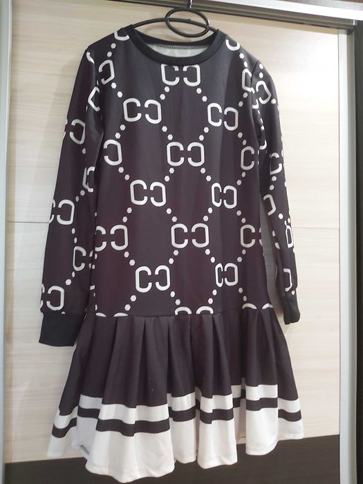 Дамскарокля с дълъг ръкав