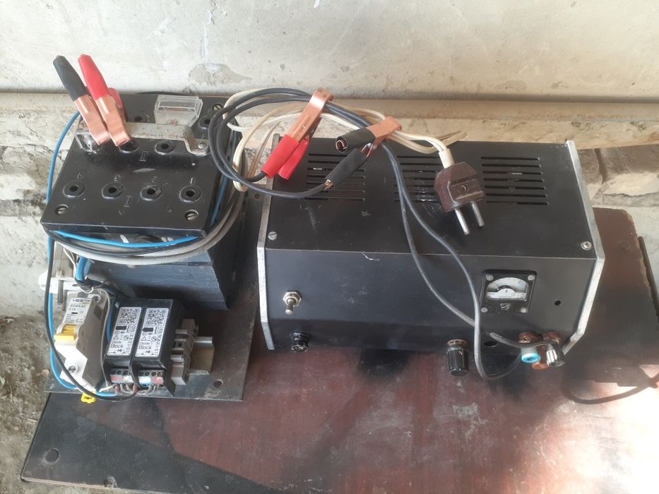 Зарядник акумлятор учун