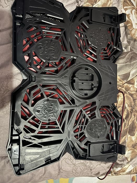 Стойка за лаптоп