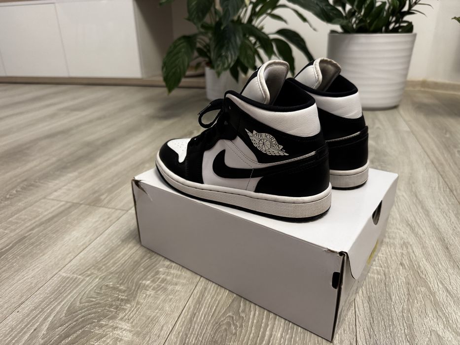 AIR JORDAN 1 MID