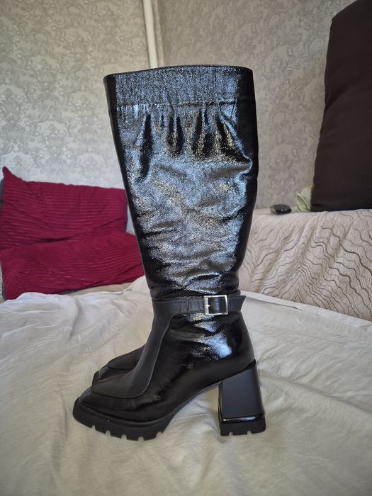 Продам новые сапоги