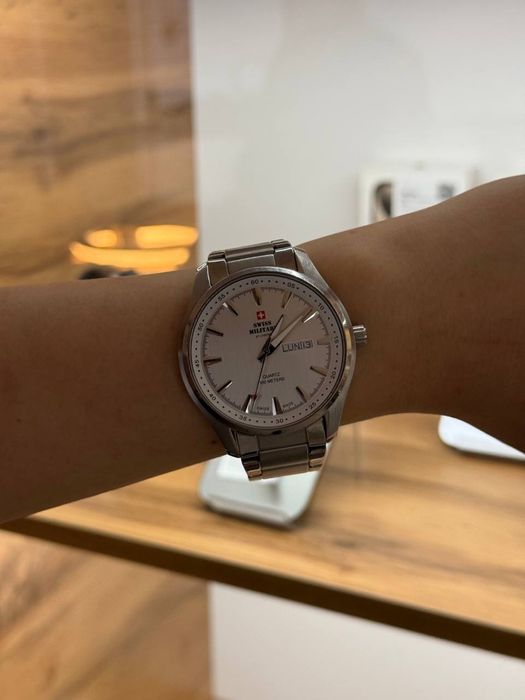 Часы Swiss Military