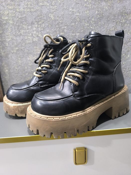 Продаётся обувь женская