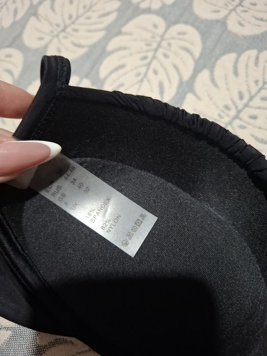 Купальник. Один размер в наличии, подойдёт на S-M. НОВЫЙ!