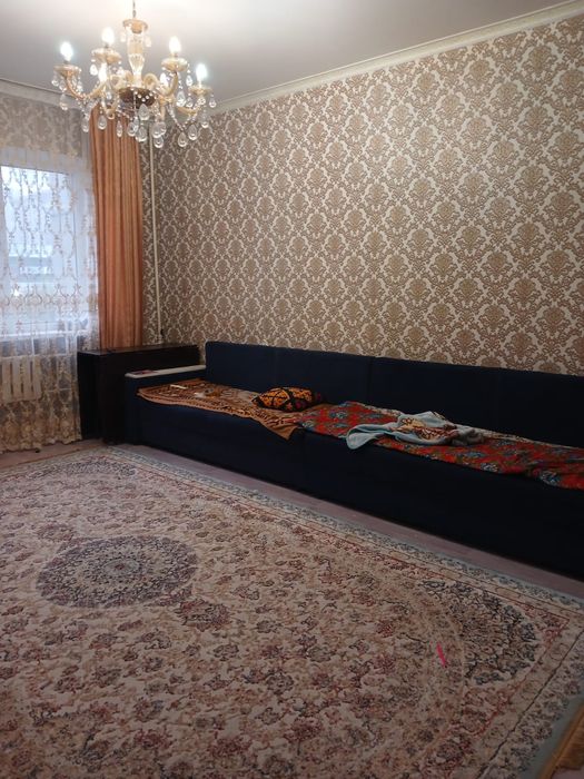 Диван, длиной 2м. Состояние хорошее