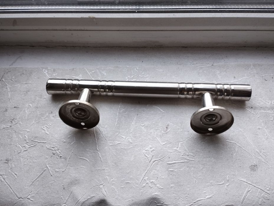 Продам дверные ручки