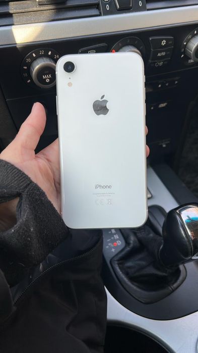 Продам айфон xr
