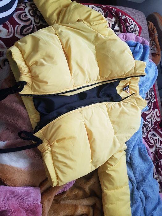 schimb sau vand geaca pufoasa groasa si scurta h&m