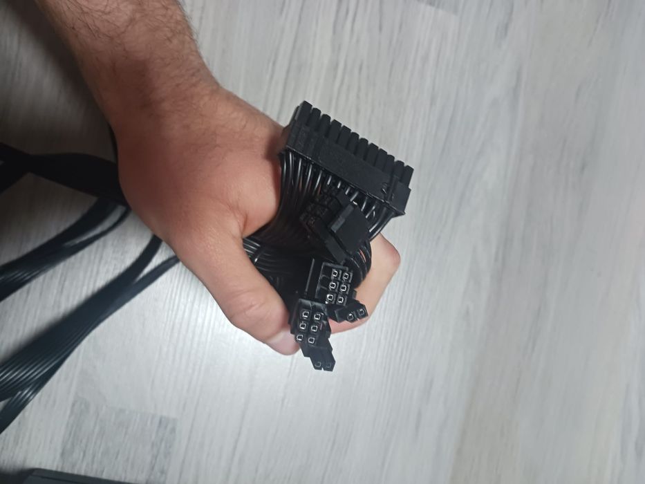 Sursa Gigabyte 750w modulara stare foarte bună